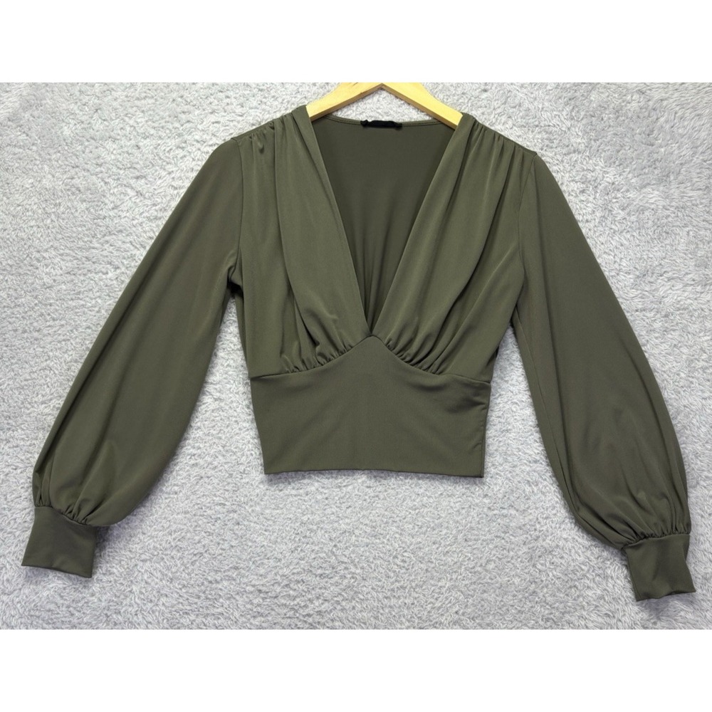 21‎ Saints Women's Medium Green Long Sleeve Cropped Top Deep V Neck - Picture 4 of 10